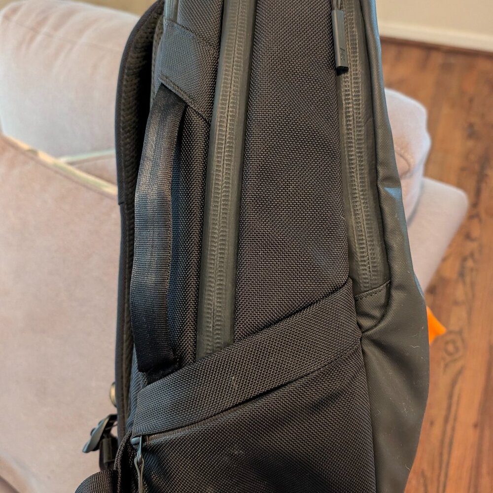 Aer tech backpack 2 w/ Aer Cable Kit 2 Black